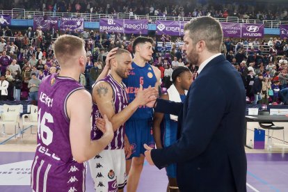 Imagen del UEMC Real Valladolid Baloncesto-Menorca, el partido que lleva al descenso.