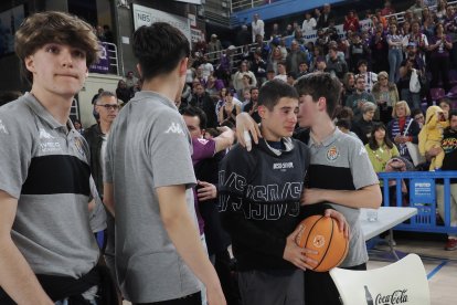 Imagen del UEMC Real Valladolid Baloncesto-Menorca, el partido que lleva al descenso.