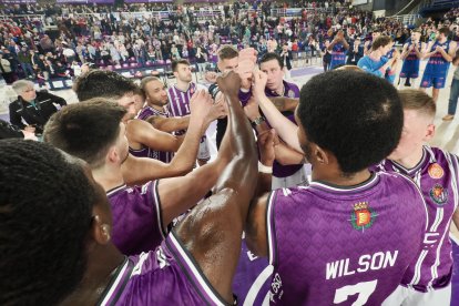 Imagen del UEMC Real Valladolid Baloncesto-Menorca, el partido que lleva al descenso.