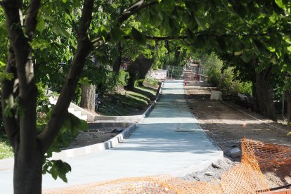 Obras del carril bici del paseo de Isabel la Católica en Valladolid.