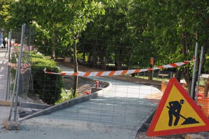Obras del carril bici del paseo de Isabel la Católica en Valladolid.