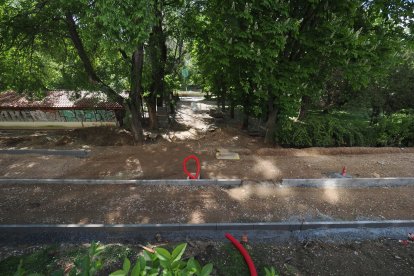 Obras del carril bici del paseo de Isabel la Católica en Valladolid.
