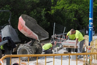 Obras del carril bici del paseo de Isabel la Católica en Valladolid.