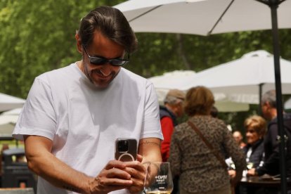 De pinchos y vinos en la Acera de Recoletas por el evento 'Vino + Tapas'