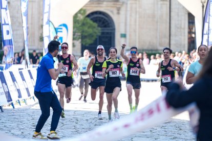 Llegada a meta en la ½ Media Maratón Universitaria de Valladolid.
