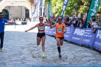 Llegada a meta en la ½ Media Maratón Universitaria de Valladolid.