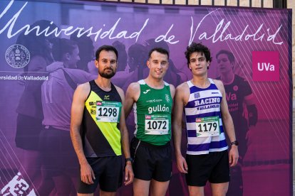 Óscar Becerril, Óscar León y Miguel Flor, ganadores de la distancia corta (5,2km) en la ½ Media Maratón Universitaria de Valladolid.