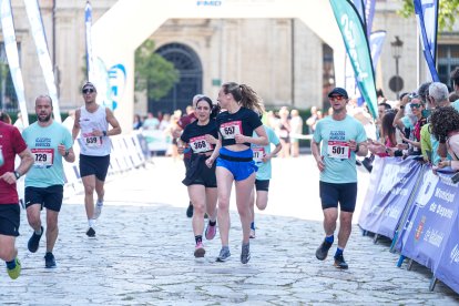 Llegada a meta en la ½ Media Maratón Universitaria de Valladolid.