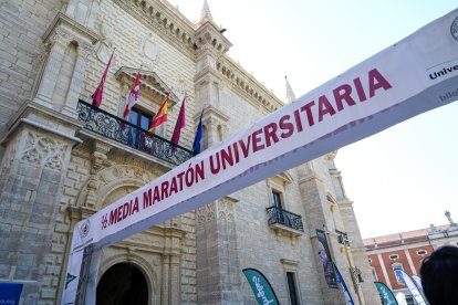 Prolegómenos de la ½ Media Maratón Universitaria en la Plaza de Santa Cruz.