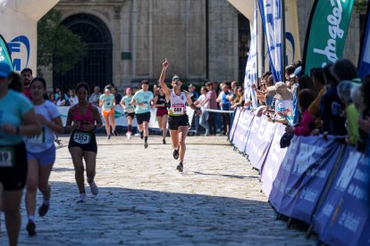Llegada a meta de José María Pindado en la ½ Media Maratón Universitaria de Valladolid.
