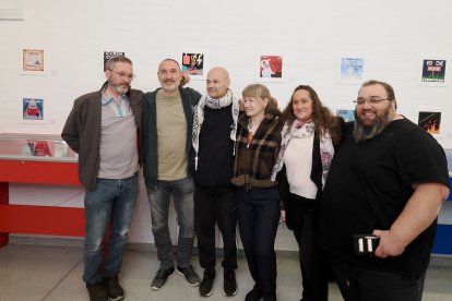 Exposición de los Celtas Cortos en el IES Delicias con motivo de su 25 aniversario