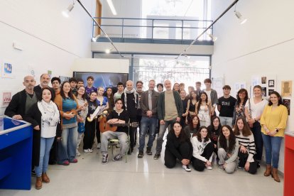 Exposición de los Celtas Cortos en el IES Delicias con motivo de su 25 aniversario