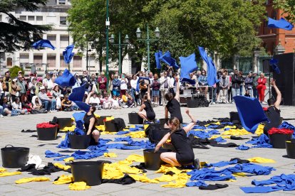 El público llena la plaza de San Pablo para disfrutar de una de las actuaciones del TAC.