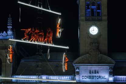 Actuación de la compañía 'Odyssée verticale'