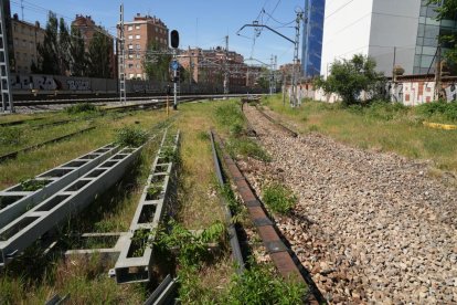 Fin a la vía de Ariza en Valladolid.