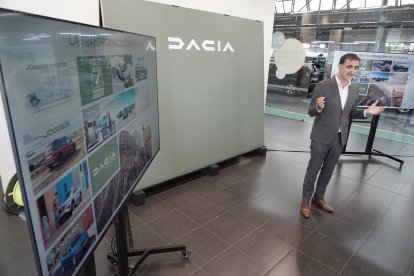 El director general de Dacia España, Laurent Sengenes, durante la presentación del Dacia Bigster