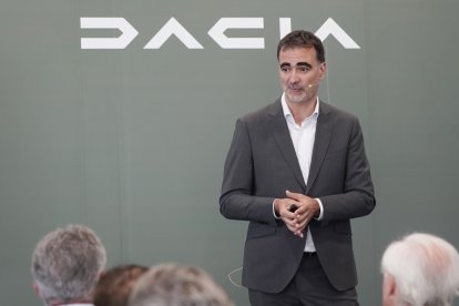 El director general de Dacia España, Laurent Sengenes, durante la presentación del Dacia Bigster
