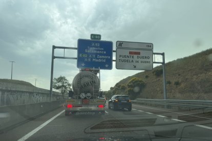 Tráfico en la A-62 en Valladolid.