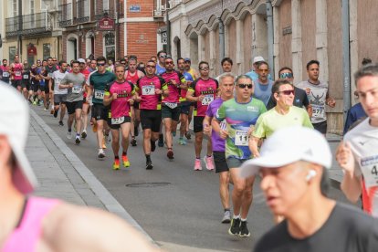 Carrera Popular la Antigua por las calles de Valladolid.