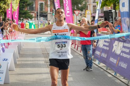 Carrera Popular la Antigua por las calles de Valladolid.