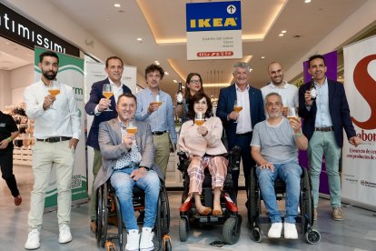 Inauguración del puesto de Saborea CyL en Río Shopping
