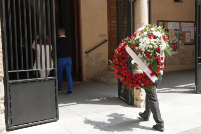Misa funeral de Luis Sanz en la Iglesia de Santiago Apóstol