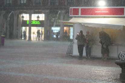 Tormenta en la Plaza Mayor