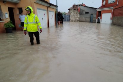 Calles anegadas en Villanubla