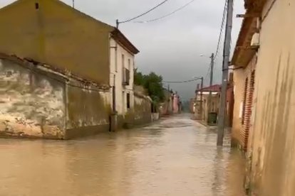 Calles anegadas en Villasexmir