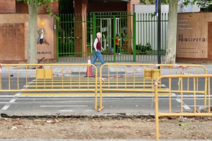 Obras del entorno del colegio Miguel Delibes y El Principito en La Victoria.