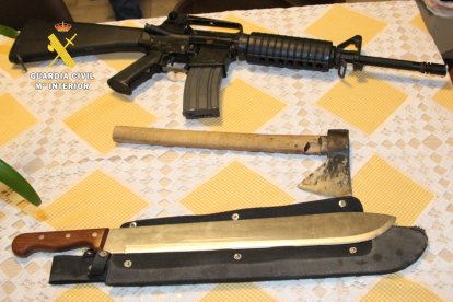 Armas sustraídas de los ladrones de las botellas de Ribera del Duero