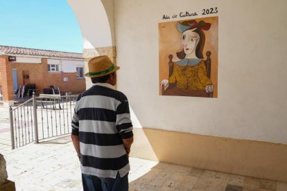 Pintura mural realizado por lasa mujeres que participan en el Aula de Cultura.