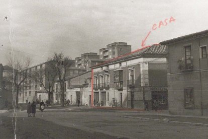 Vista de la calle Gondomar con vuelta a la calle Santa Clara en 1964