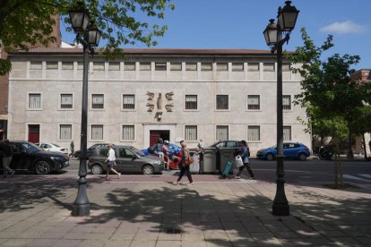 Monasterio de Santa Clara de Asís, en la calle Santa Clara en la actualidad