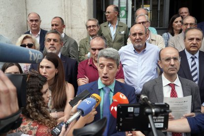 Paro simbólico en la sede judicial de Valladolid para protestar por el proyecto de modificación de la Ley Orgánica de Poder Judicial y del Estatuto Orgánico del Ministerio Fiscal.