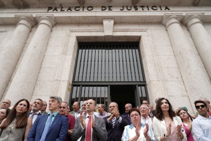 Paro simbólico en la sede judicial de Valladolid para protestar por el proyecto de modificación de la Ley Orgánica de Poder Judicial y del Estatuto Orgánico del Ministerio Fiscal.