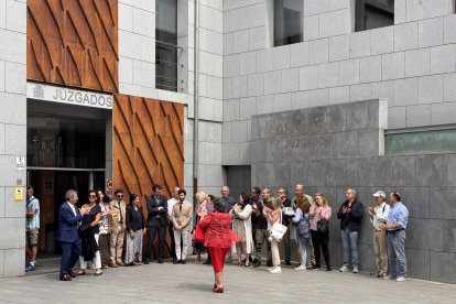 i Concentración en la puerta de los Juzgados de Ávila