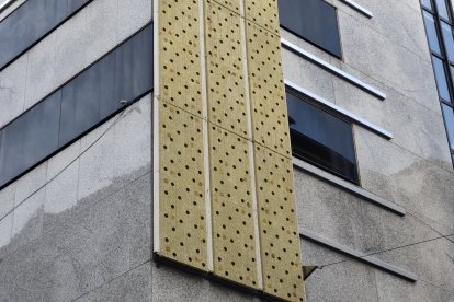 El antiguo jardín vertical del Corte Inglés renace en la calle Regalado de Valladolid.