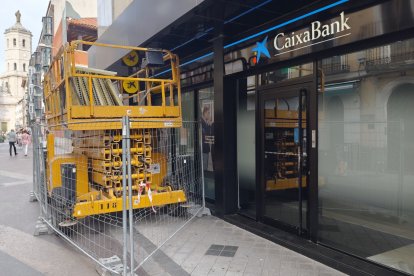 El antiguo jardín vertical del Corte Inglés renace en la calle Regalado de Valladolid.