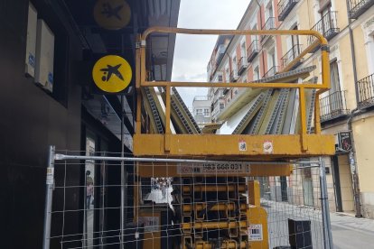 El antiguo jardín vertical del Corte Inglés renace en la calle Regalado de Valladolid.