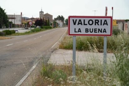 Cartel de entrada a Valoria la Buena