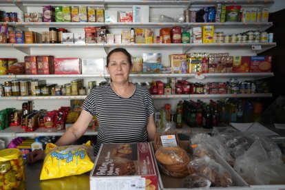Charo García, dueña de la tienda de alimentación José Luis Bajón