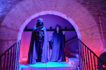 Darth Vader y el emperador Palpatine, villanos de la trilogía original.