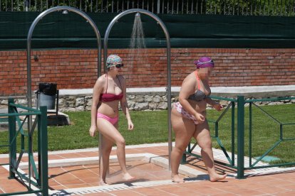 Primer chapuzón en la piscina municipal Juan de Austria, Valladolid