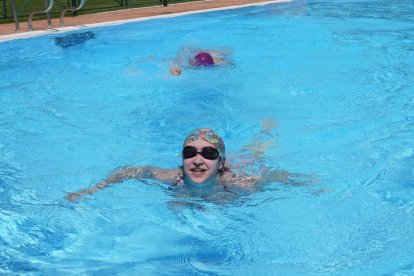 Primer chapuzón en la piscina municipal Juan de Austria, Valladolid