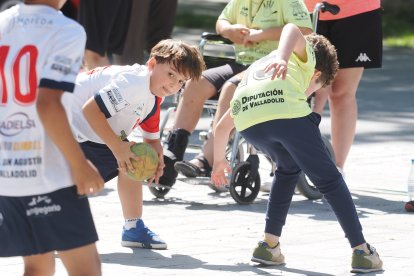 Día del Balonmano en la calle en la Acera de Recoletos.