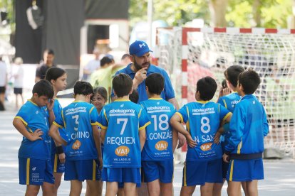 Día del Balonmano en la calle en la Acera de Recoletos.