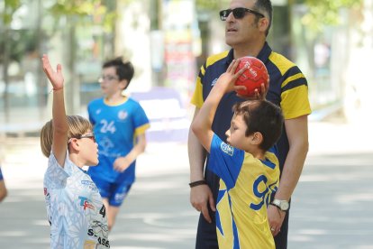 Día del Balonmano en la calle en la Acera de Recoletos.