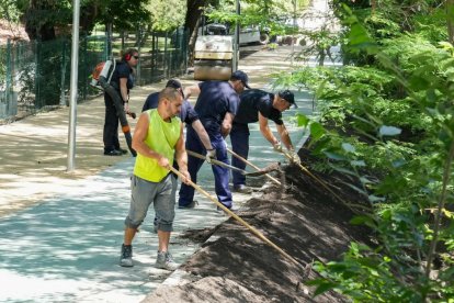Preparativos para inaugurar el carril bici de Isabel La Católica.