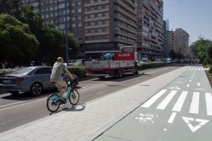 Carril bici del paseo Isabel la Católica